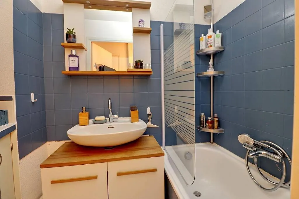 Frejus Plage Paradis T1 Cabine Clim Terrasse Wi-Fi Apartment