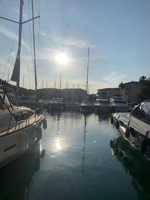 Apartment Frejus Plage Paradis T1 Cabine Clim Terrasse Wi-Fi